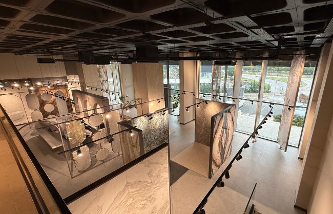 SHOWROOM