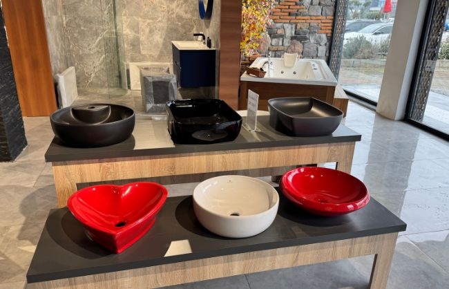 SHOWROOM